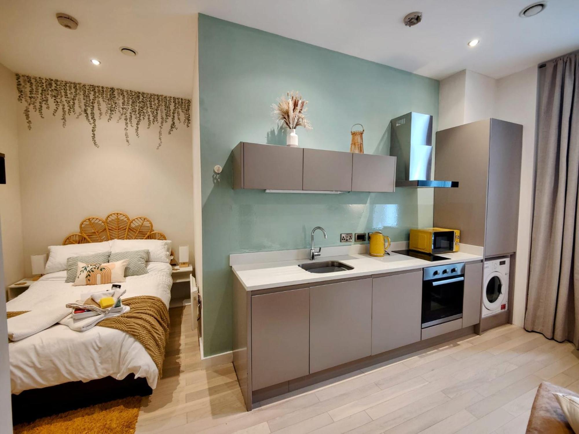 Liverpool Gem: Cozy Studio Retreat Екстериор снимка